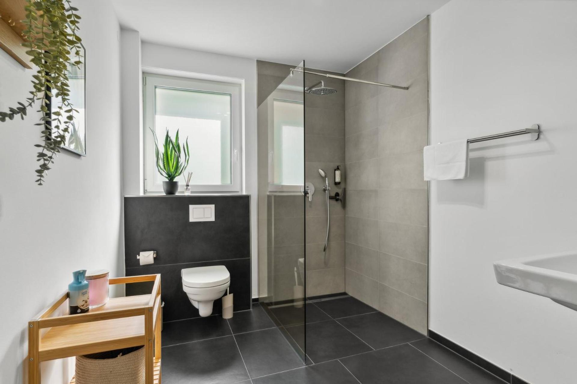 Deluxe Apartment In Bielefeld City Mit Parkplatz Und Terrasse Esterno foto